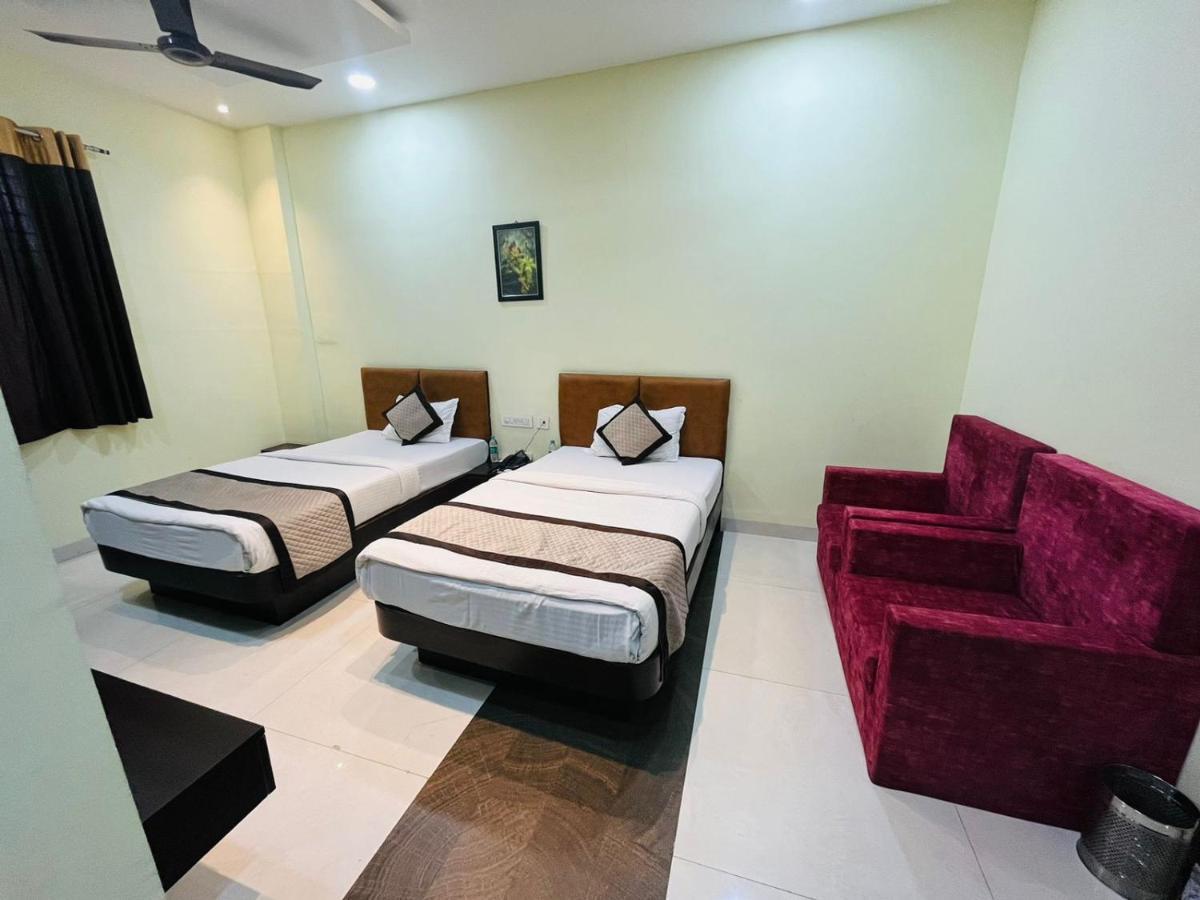 Jmc Hotel Lavish Akolia Екстер'єр фото