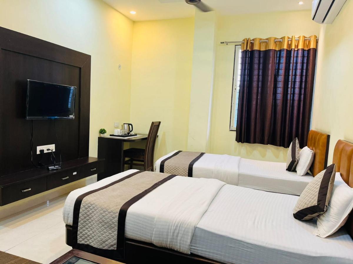 Jmc Hotel Lavish Akolia Екстер'єр фото